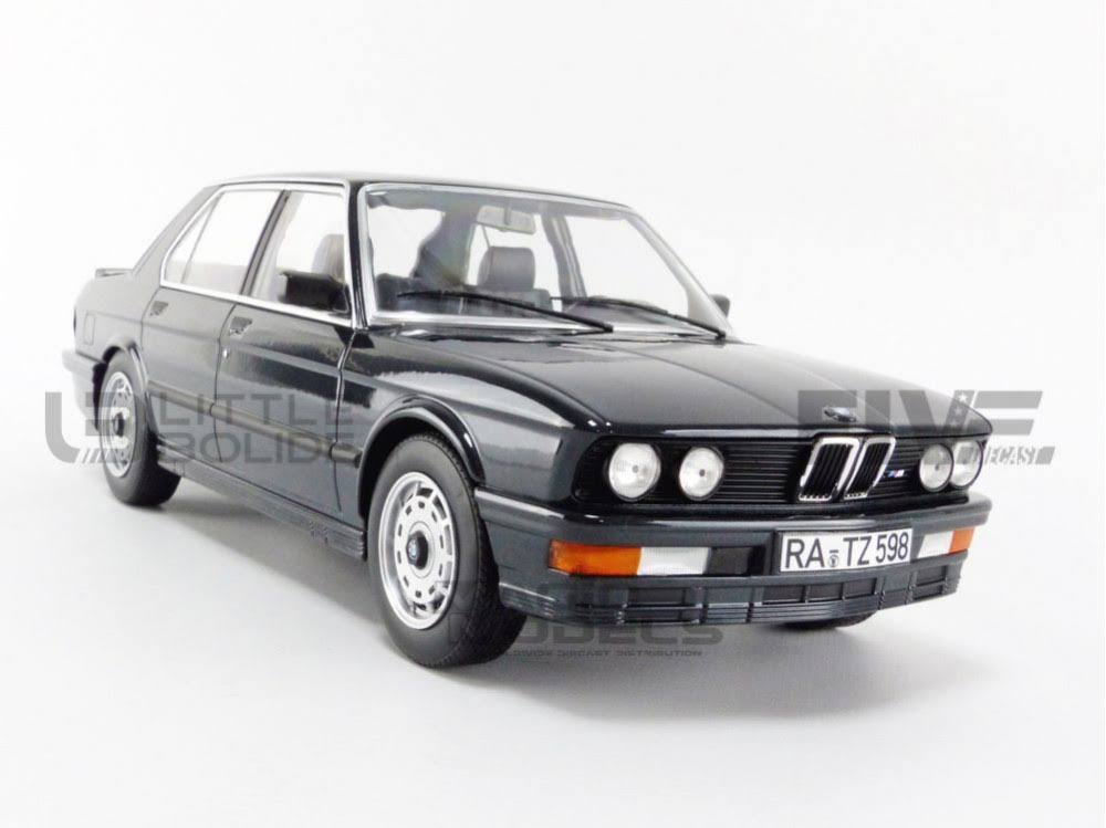 Black Metallic 1/18 Diecast Model Car M533