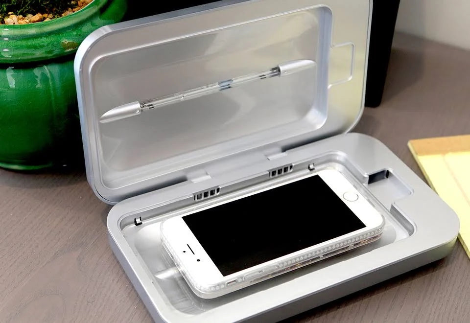 Black UV Sanitizer and Universal Charger I3516