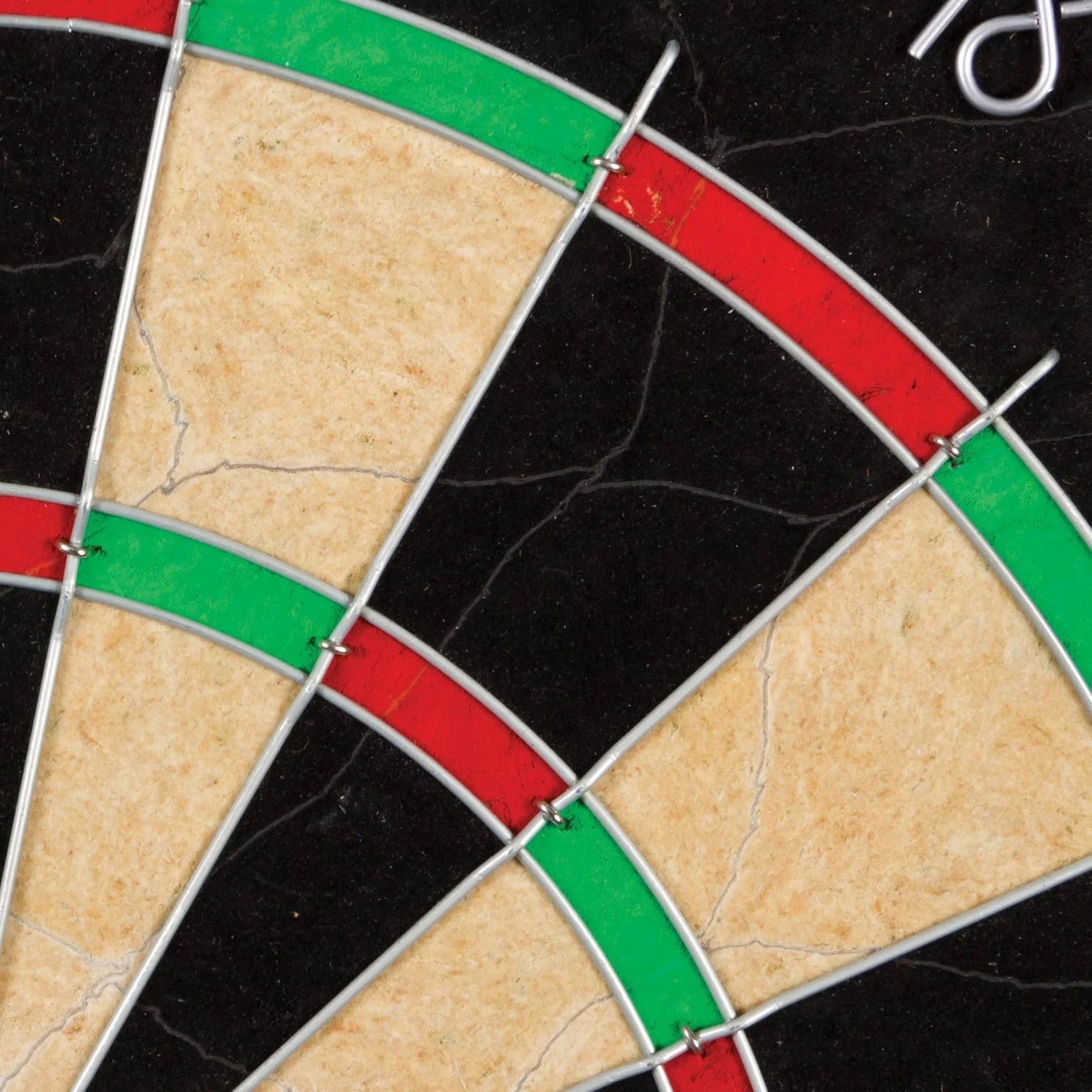 Derbyshire Dartboard & Cabinet Set Z65704
