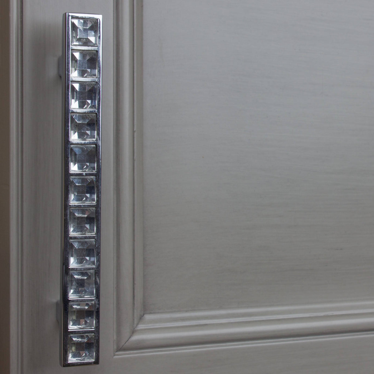 K9 Crystal Cabinet Pulls with 3.75 Screw Spacing I259