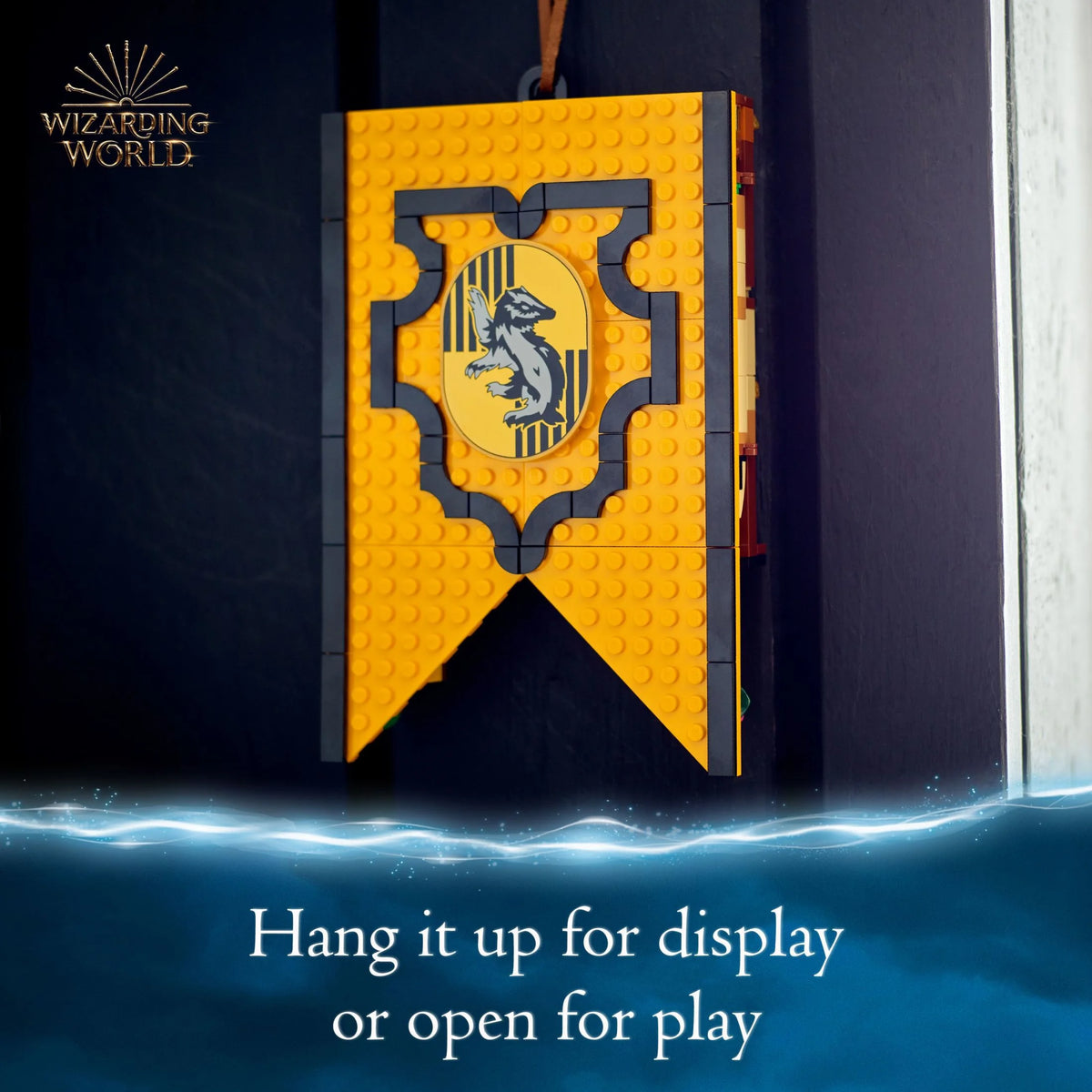 LEGO Harry Potter Hufflepuff House Banner 76412 - Hogwarts Castle Common Room Toy or Wall Decoration, Set with 3 Minifigures and Mandrake, Collectible Travel Toys, Great Gift for Boys, Girls, or Kids G170