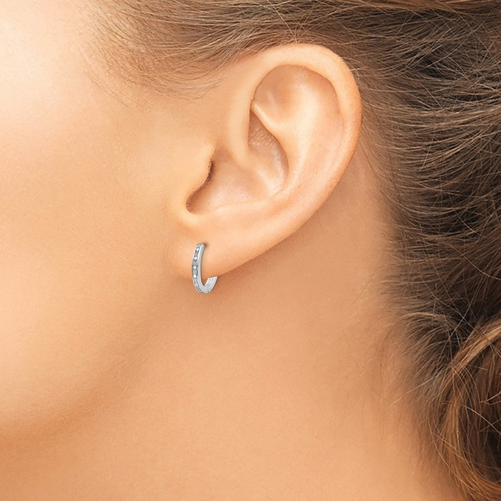 14 Karat White Gold Diamond-cut Hinged Hoop Earrings N894